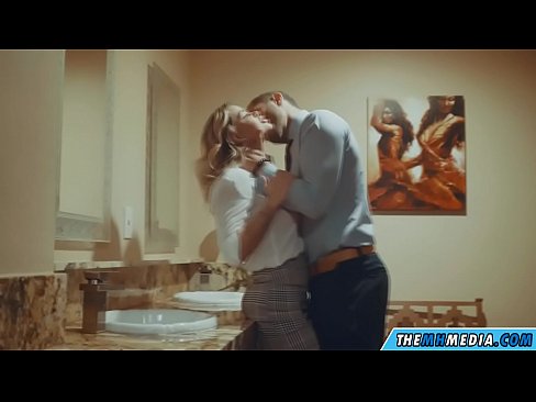 ❤️ Quando una bionda formosa ti seduce in un bagno pubblico ️❌ Pornoal it.pornogroupp.ru ️❤